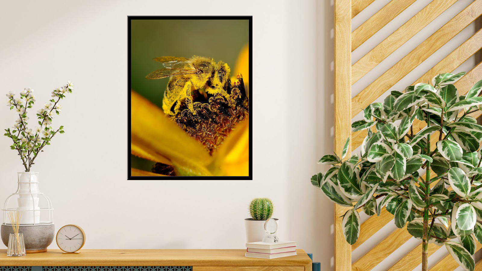Pszczółka cała w pyłku